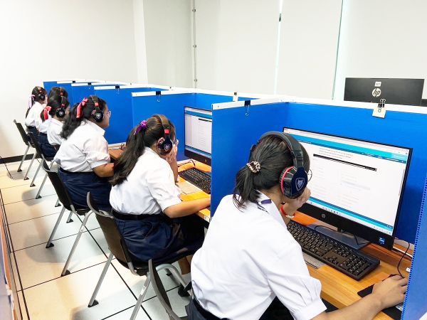 NIETS organized the Test of English Communication in the Workplace: TEC-W using the digital testing system at the examination hall, Navamindradhiraj University.