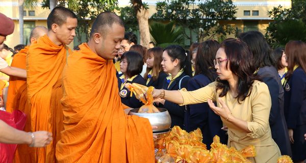 Join the merit making with 128 monks on the 127th Anniversary of the establishment day of Ministry of Education