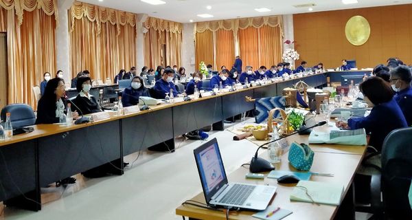 Expert Committee and NIETS Director participated the 1st meeting with Presidents of Rajabhat University throughout the country for year 2021 at Chiang Rai Rajabhat University.