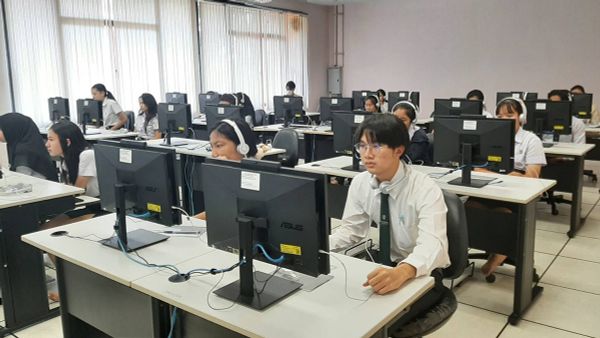 NIETS organized the Test of English Communication in the Workplace: TEC-W using the digital testing system in August. 