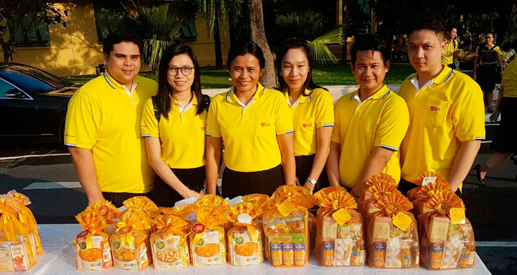 ภาพ ศธ.จัดพิธีบำเพ็ญกุศล-ตักบาตรพระ 89 รูป ถวายพระราชกุศลในหลวง ร.9 ภาพ ศธ.จัดพิธีบำเพ็ญกุศล-ตักบาตรพระ 89 รูป ถวายพระราชกุศลในหลวง ร.9